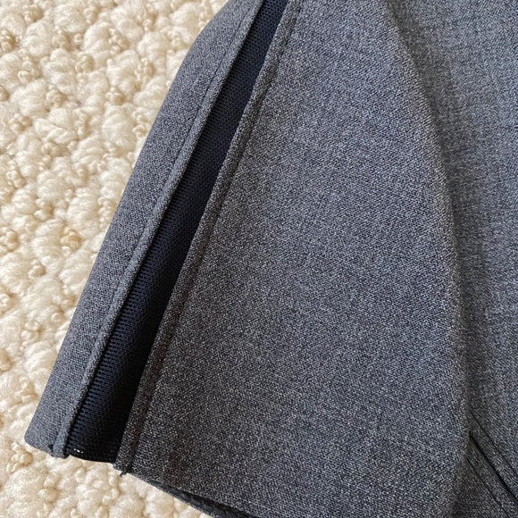 Elie Tahari Cap Sleeve Grey Wool Dress (SZ2) - Picture 4 of 6